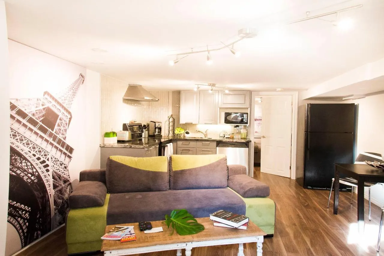 Charming Downtown Pied-à-Terre Appartamento Toronto