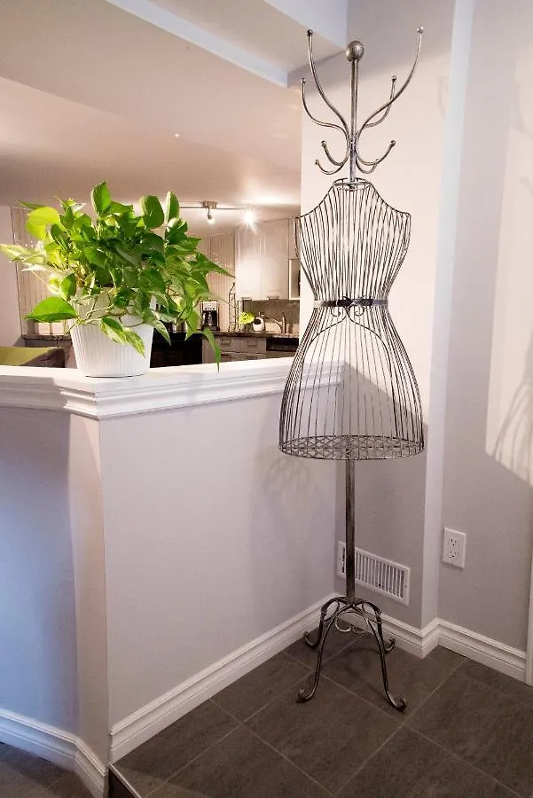 Charming Downtown Pied-à-Terre Appartamento Toronto