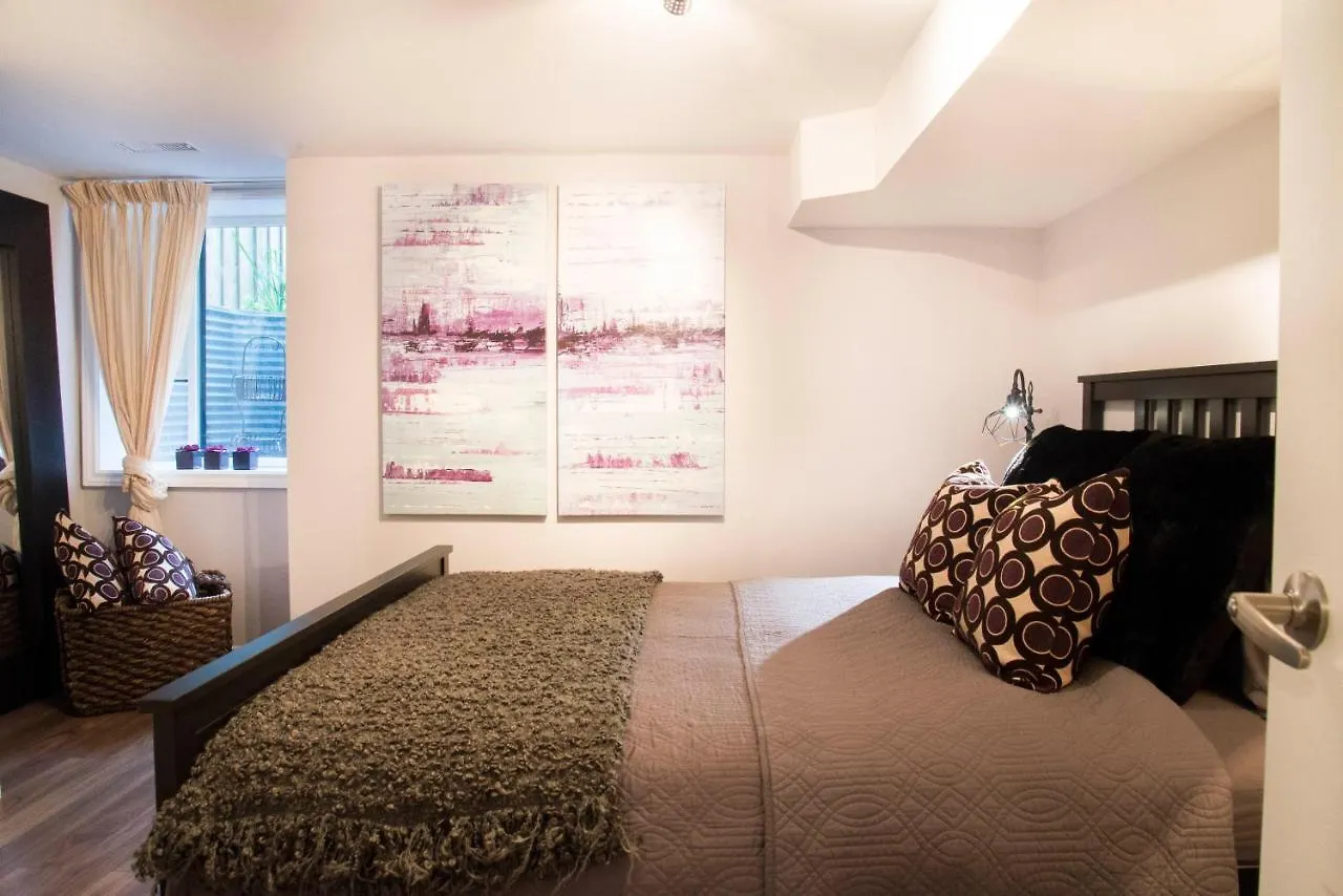 Charming Downtown Pied-à-Terre Appartamento Toronto