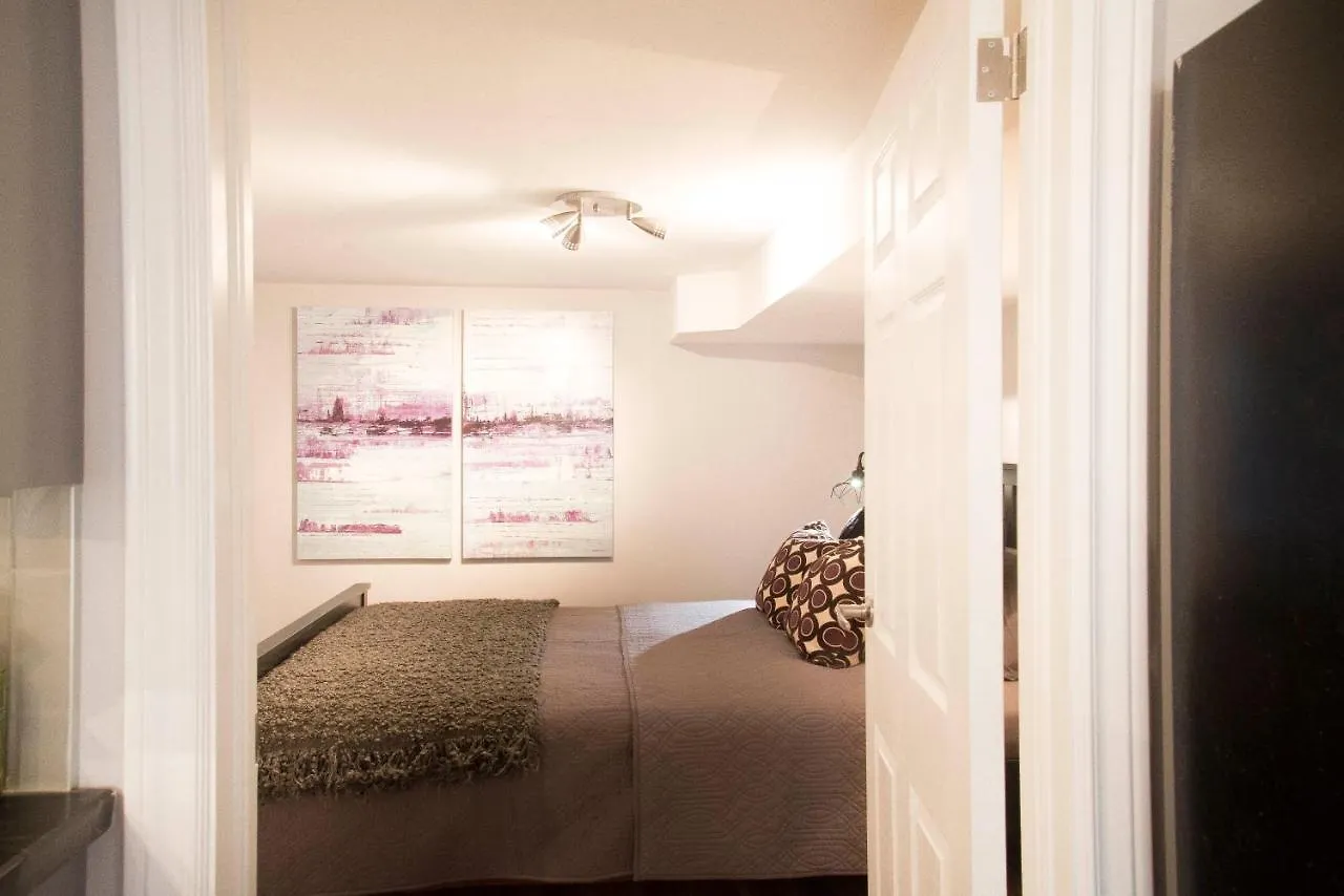 Charming Downtown Pied-à-Terre Appartamento Toronto